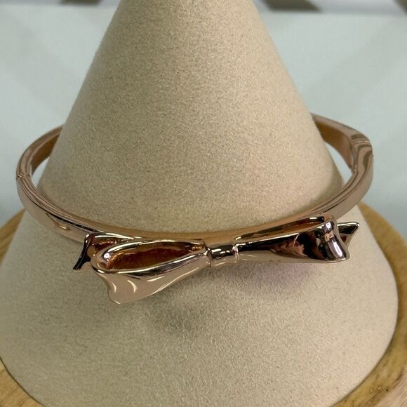 Kate Spade Take A Bow & Lady Marmalade Hinge Bracelet Set - Picture 2 of 8